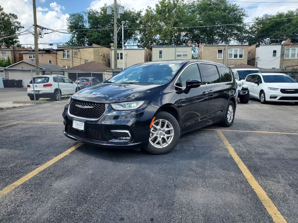 2025 Chrysler Pacifica Select