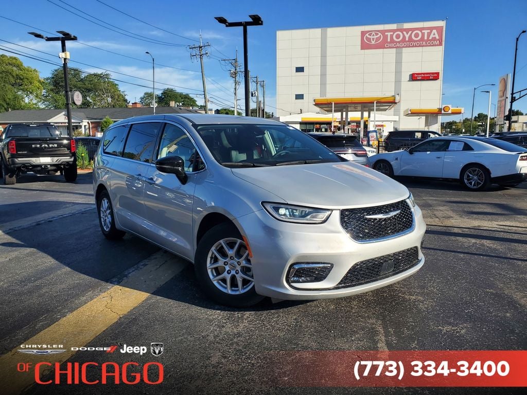 2024 Chrysler Pacifica Touring L
