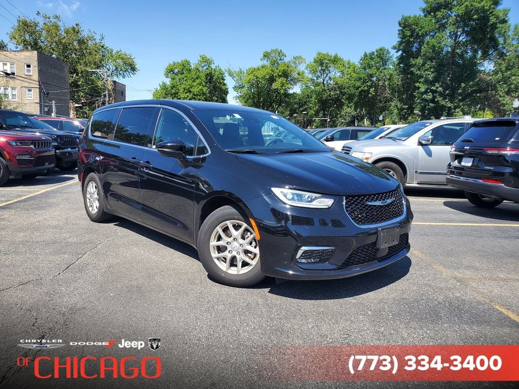 2025 Chrysler Pacifica Select
