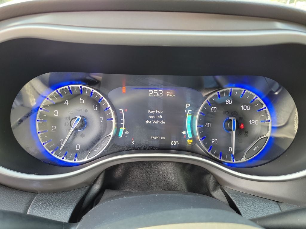2025 Chrysler Pacifica Select