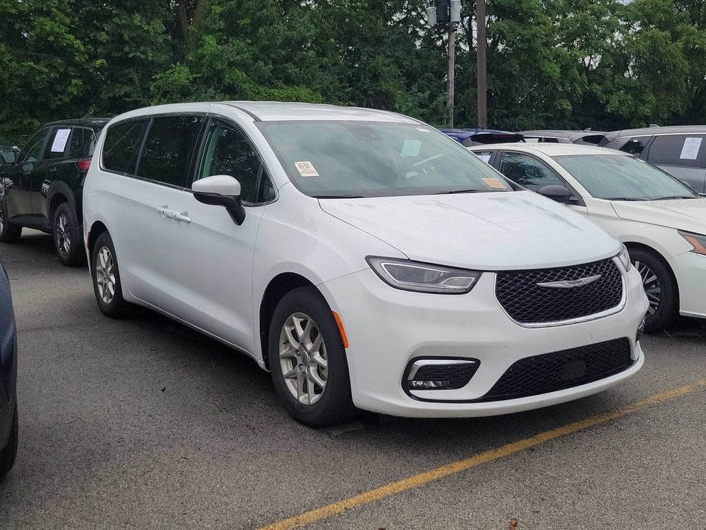 2023 Chrysler Pacifica Touring L