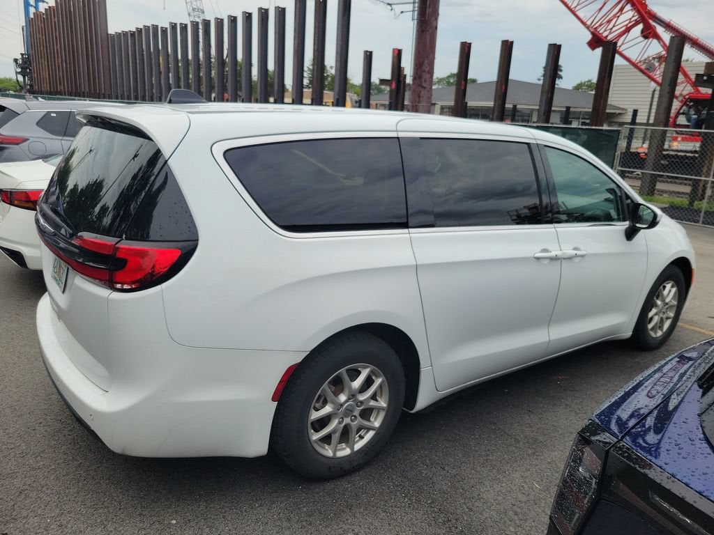 2023 Chrysler Pacifica Touring L