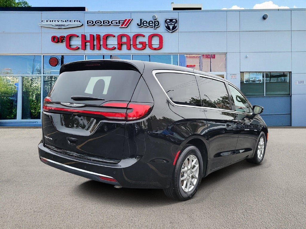 2026 Chrysler Pacifica Select
