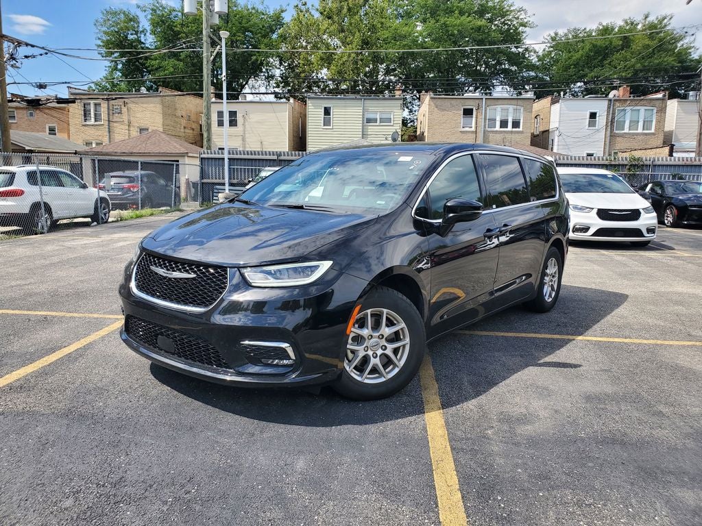 2025 Chrysler Pacifica Select