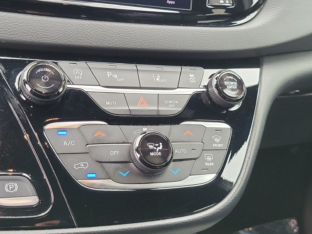 2025 Chrysler Pacifica Select