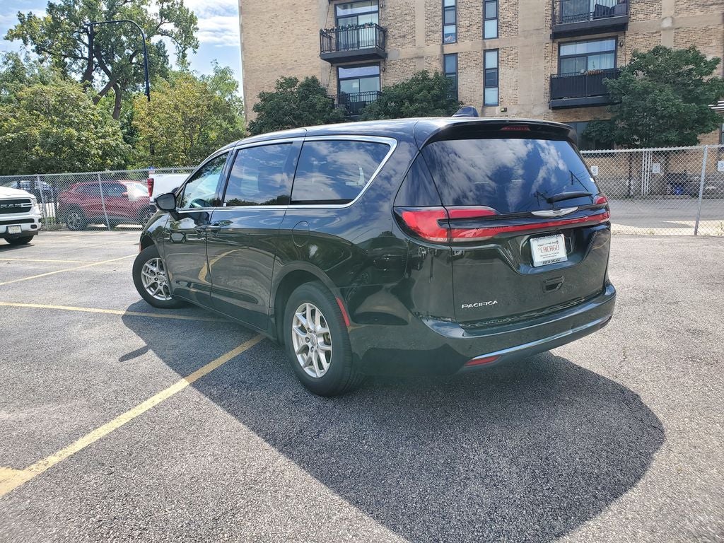 2025 Chrysler Pacifica Select