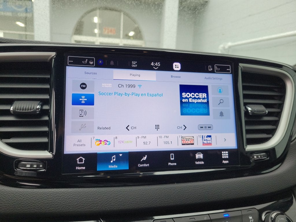 2026 Chrysler Pacifica Select