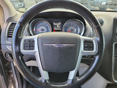 2014 Chrysler Town & Country Touring-L
