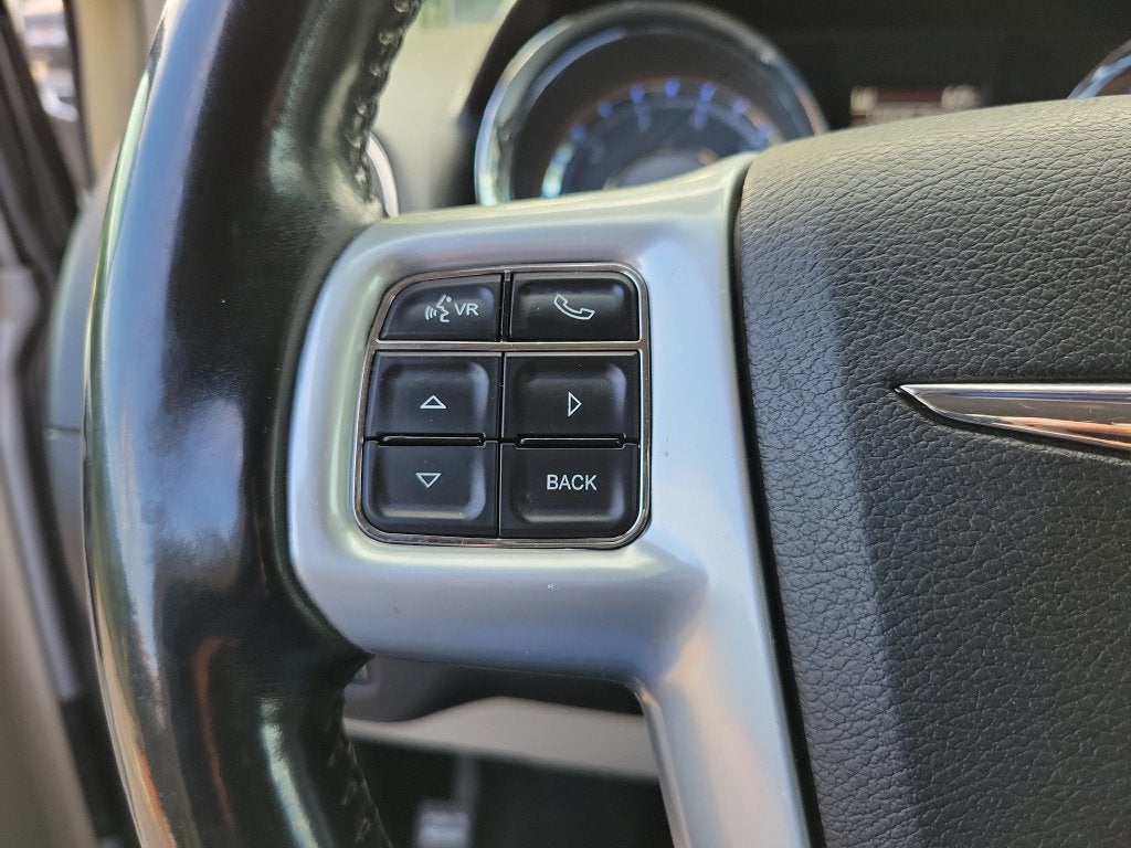 2014 Chrysler Town & Country Touring-L