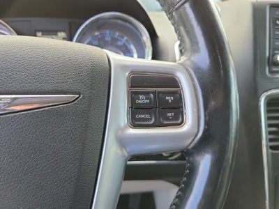 2014 Chrysler Town & Country Touring-L