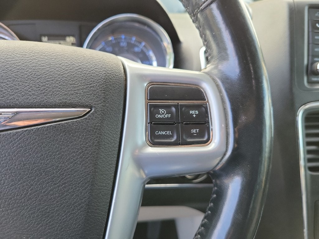 2014 Chrysler Town & Country Touring-L