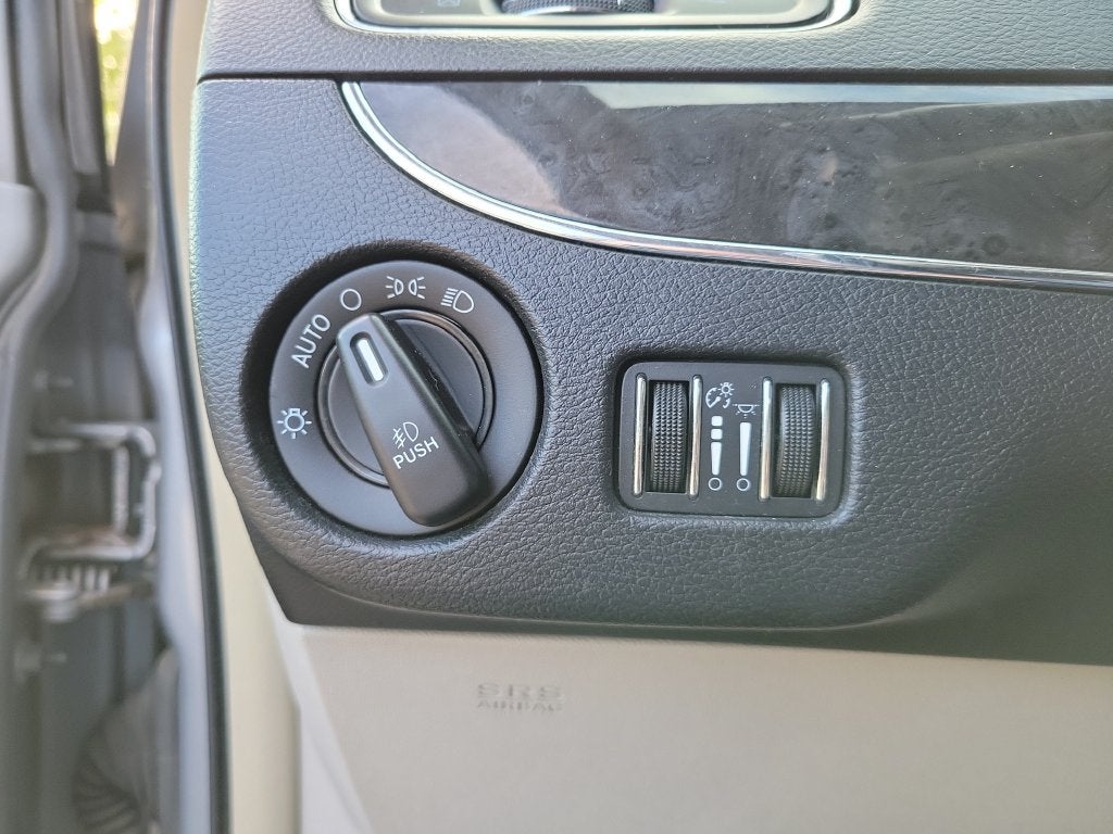 2014 Chrysler Town & Country Touring-L