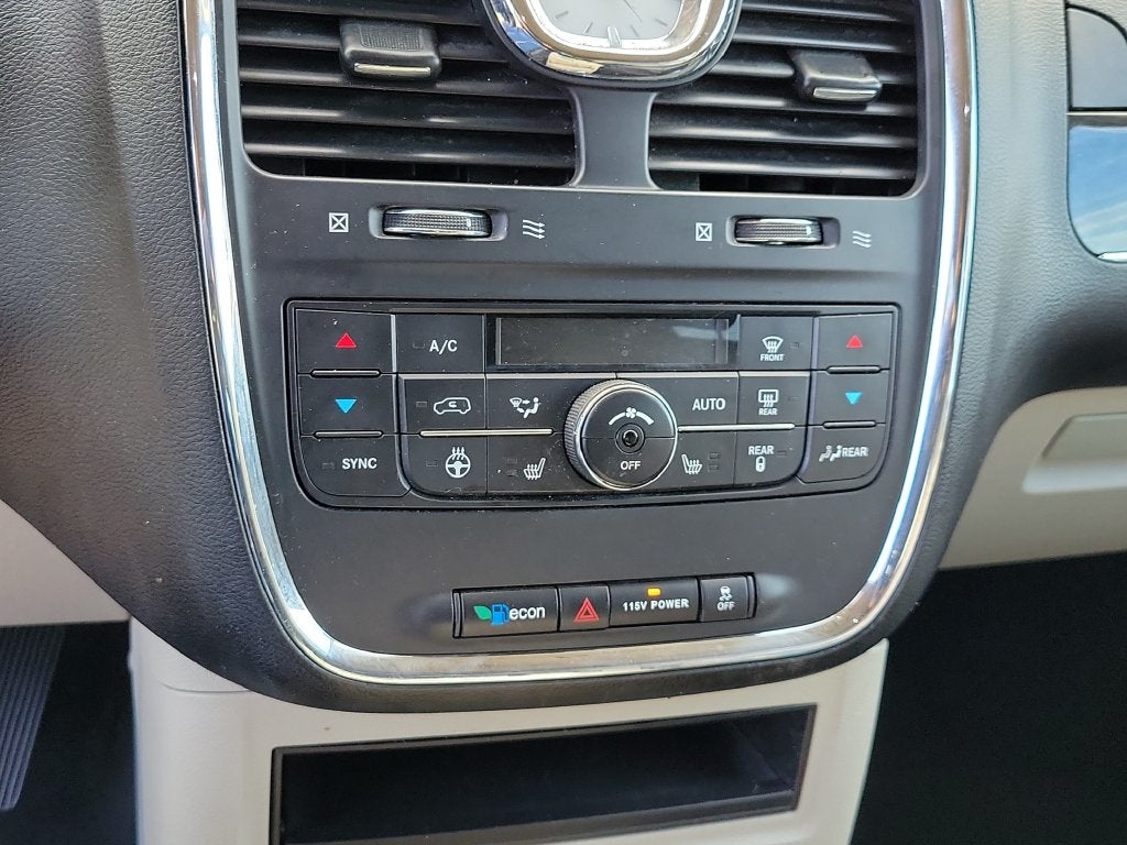 2014 Chrysler Town & Country Touring-L