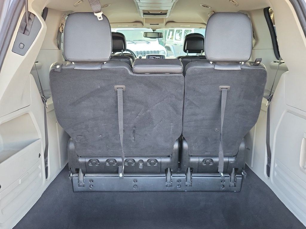 2014 Chrysler Town & Country Touring-L