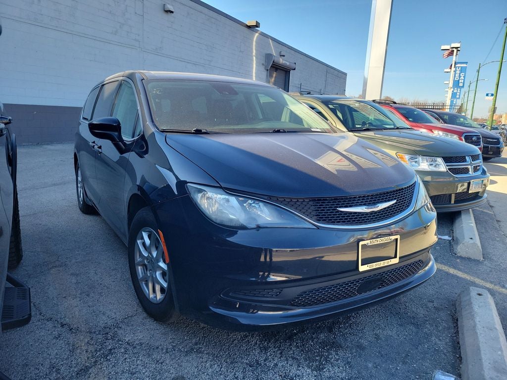 2022 Chrysler Voyager LX