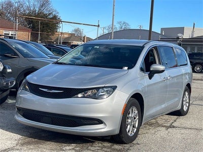 2022 Chrysler Voyager LX