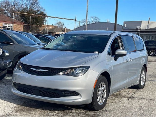 2022 Chrysler Voyager LX