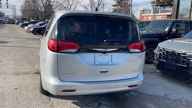 2022 Chrysler Voyager LX