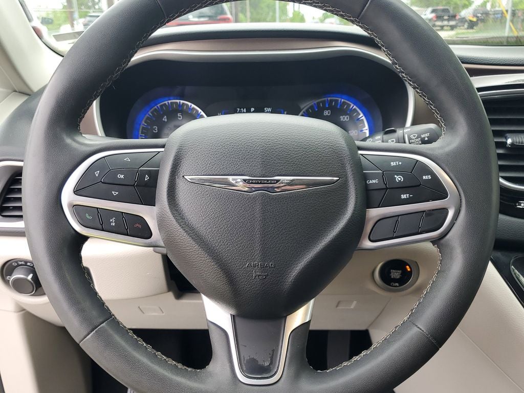 2023 Chrysler Voyager LX