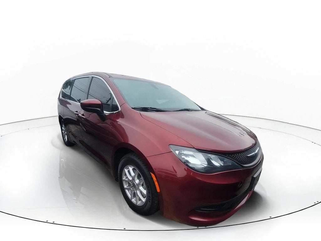 2022 Chrysler Voyager LX