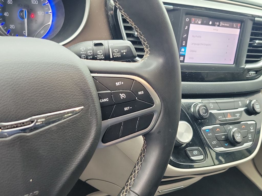 2022 Chrysler Voyager LX