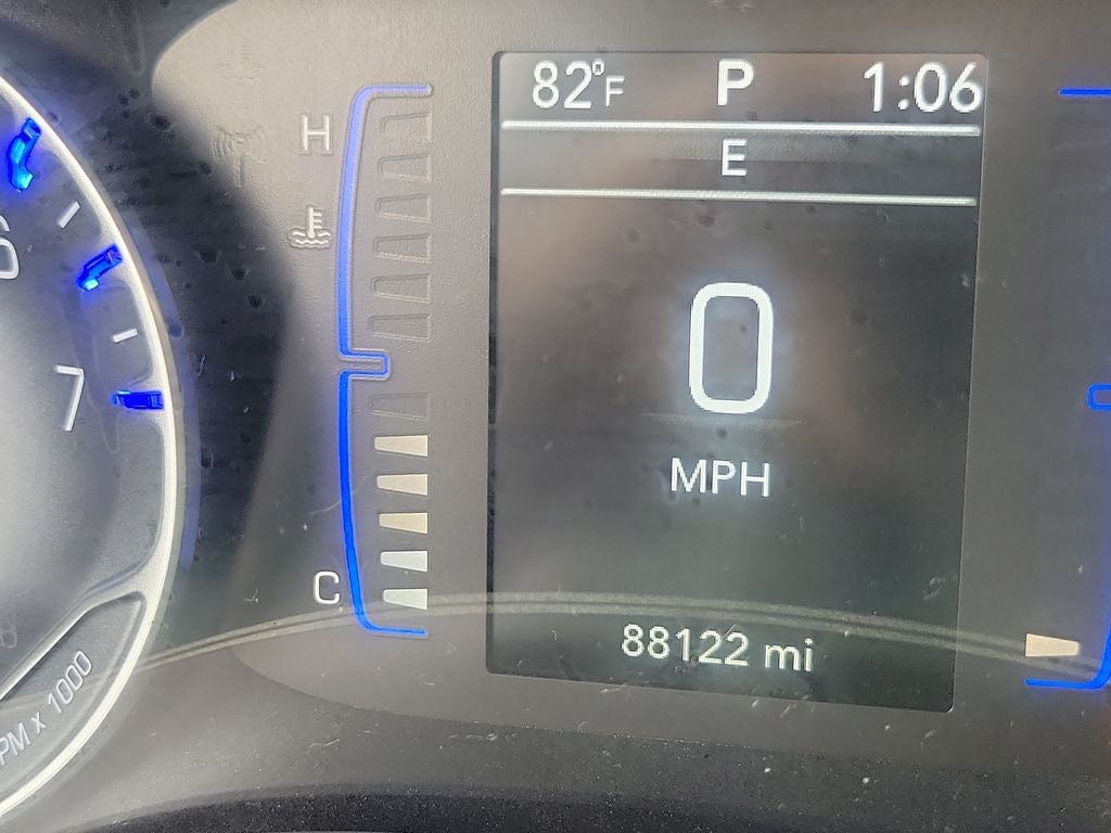 2022 Chrysler Voyager LX