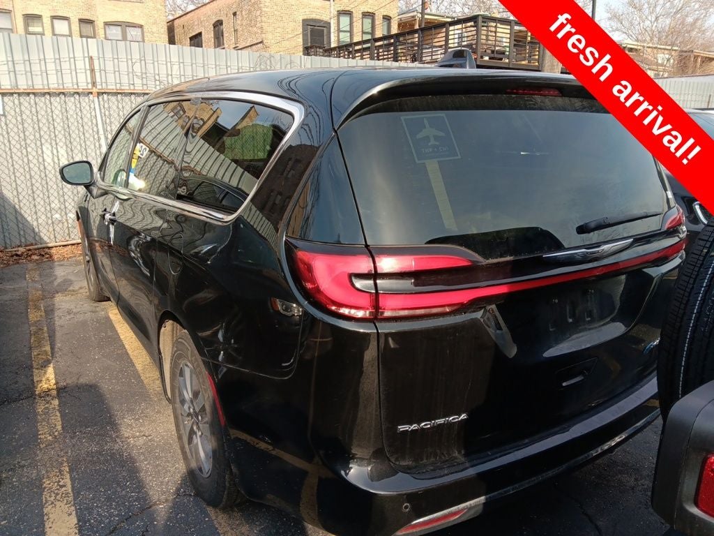 2023 Chrysler Pacifica Hybrid Touring L