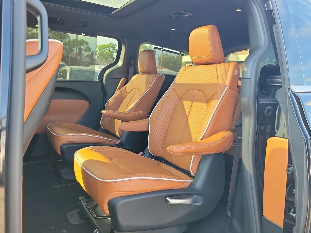 2024 Chrysler Pacifica Hybrid Pinnacle