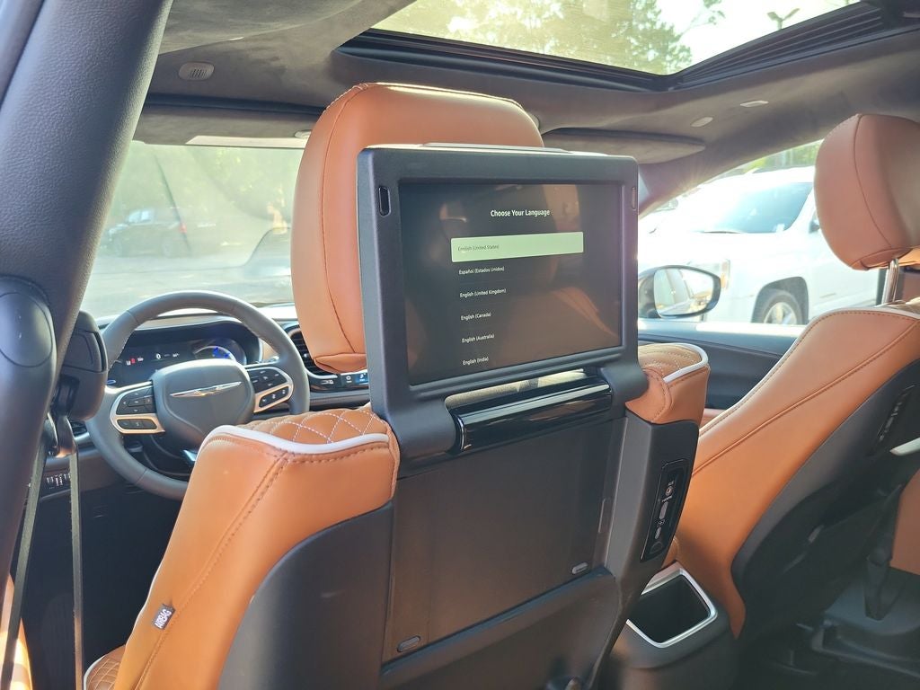 2024 Chrysler Pacifica Hybrid Pinnacle