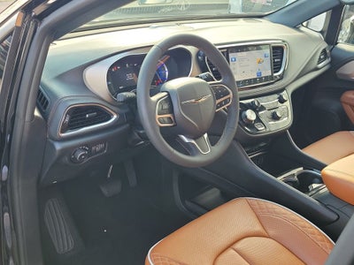 2024 Chrysler Pacifica Hybrid Pinnacle