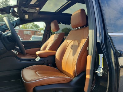2024 Chrysler Pacifica Hybrid Pinnacle