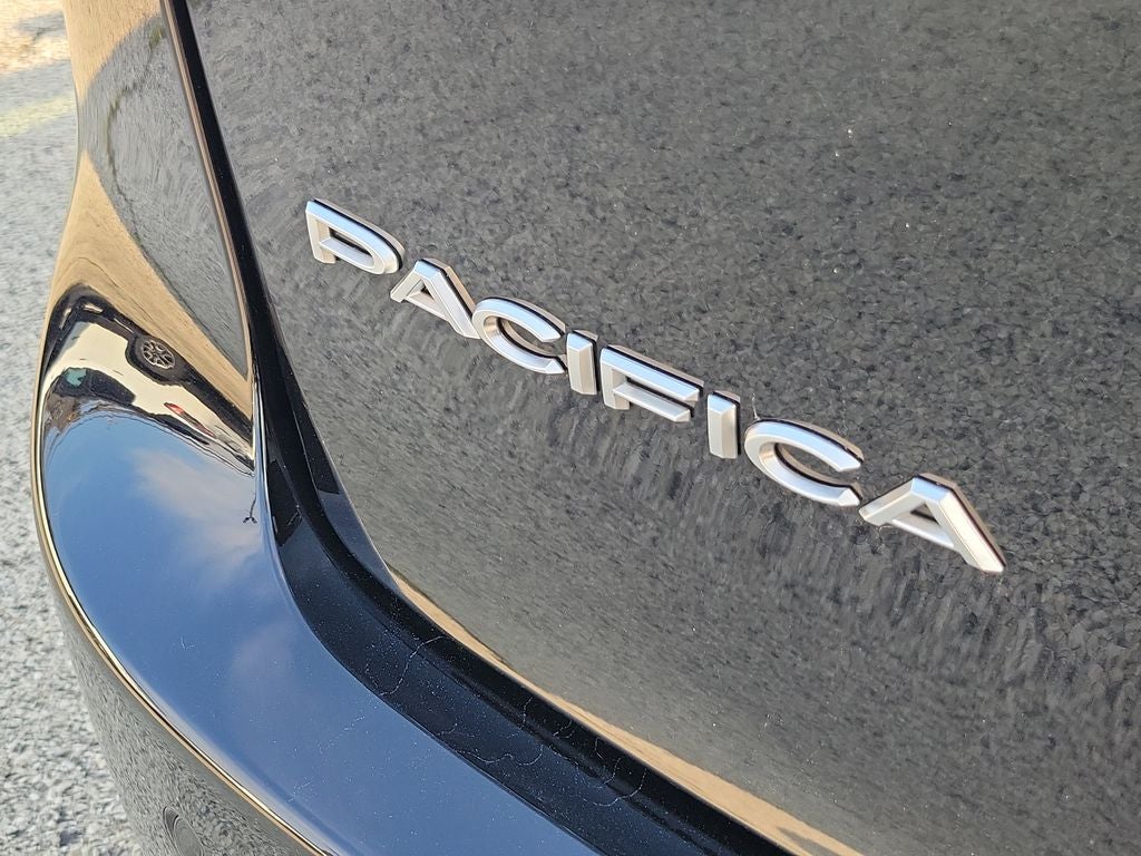 2024 Chrysler Pacifica Hybrid Pinnacle