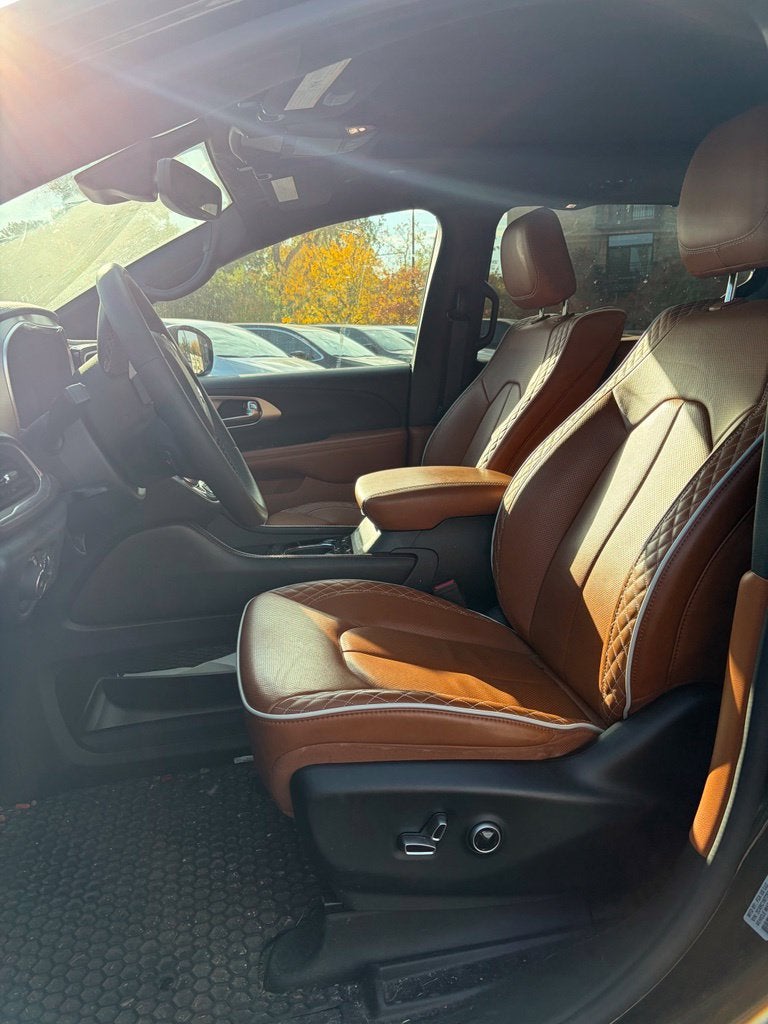 2025 Chrysler Pacifica Hybrid Pinnacle