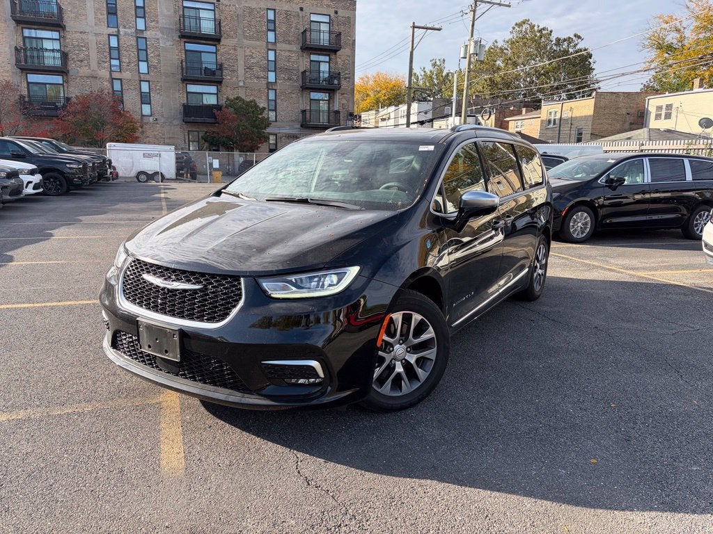 2025 Chrysler Pacifica Hybrid Pinnacle