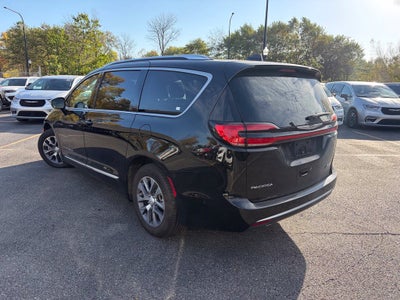 2025 Chrysler Pacifica Hybrid Pinnacle