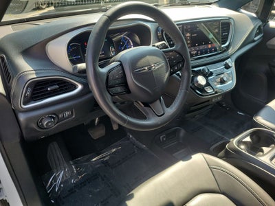 2024 Chrysler Pacifica Hybrid Select S Appearance