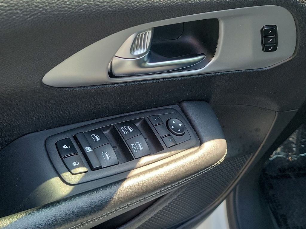 2024 Chrysler Pacifica Hybrid Select S Appearance