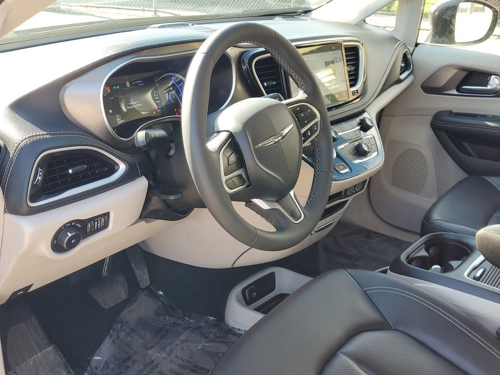 2024 Chrysler Pacifica Hybrid Select