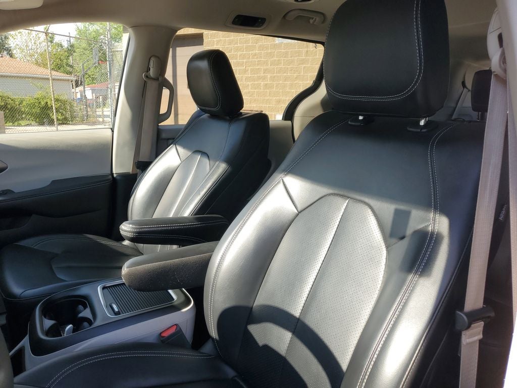 2024 Chrysler Pacifica Hybrid Select