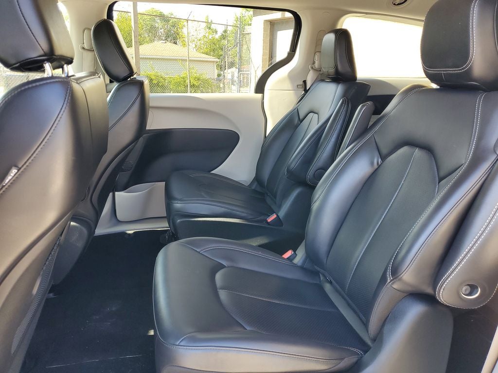 2024 Chrysler Pacifica Hybrid Select