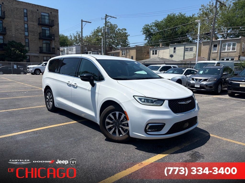 2024 Chrysler Pacifica Hybrid Select
