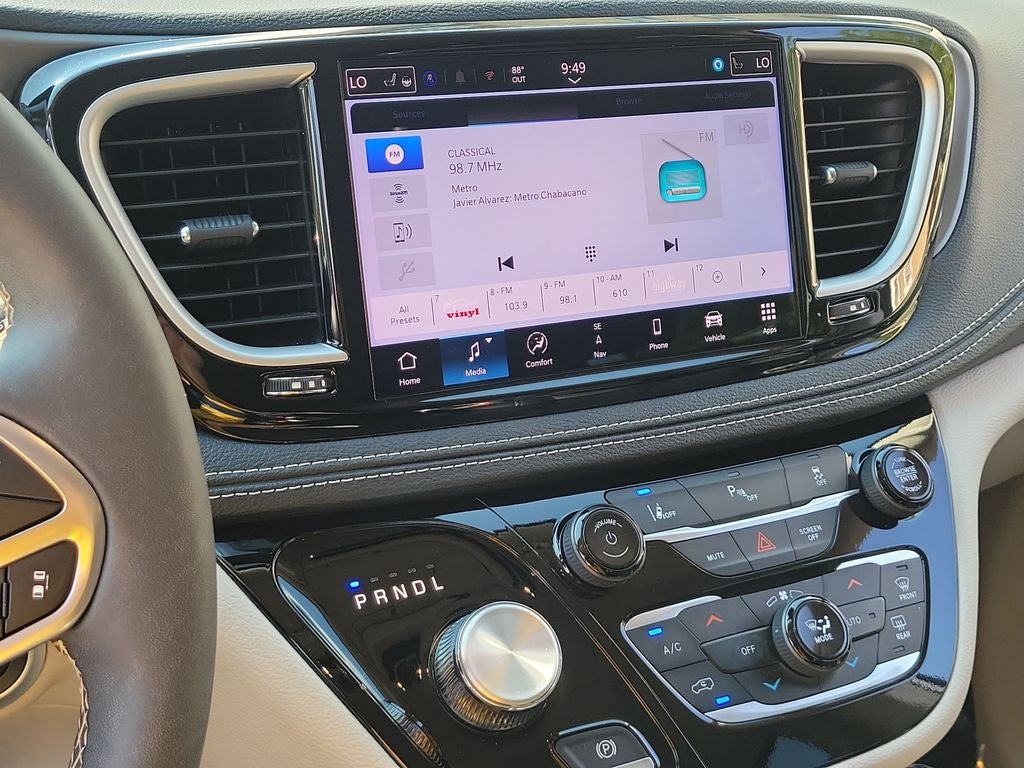 2024 Chrysler Pacifica Hybrid Select
