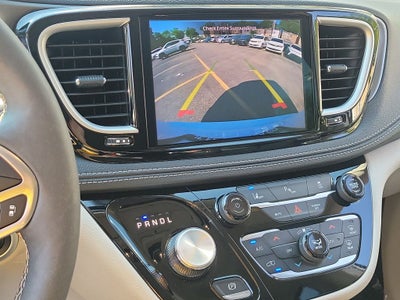 2024 Chrysler Pacifica Hybrid Select