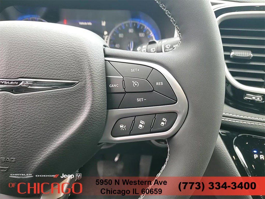 2025 Chrysler Pacifica Select