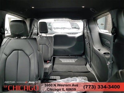 2025 Chrysler Pacifica Select