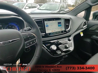 2025 Chrysler Pacifica Select