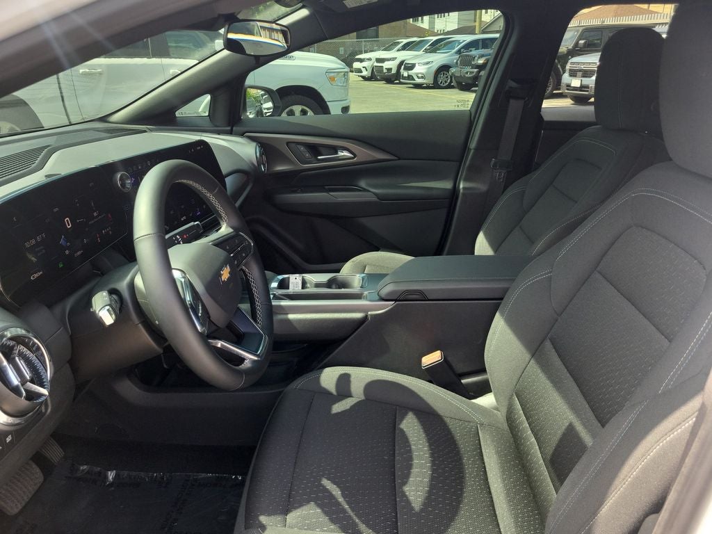 2025 Chevrolet Equinox EV LT