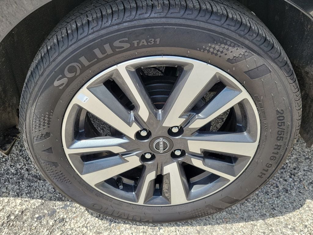 2025 Nissan Versa 1.6 SV