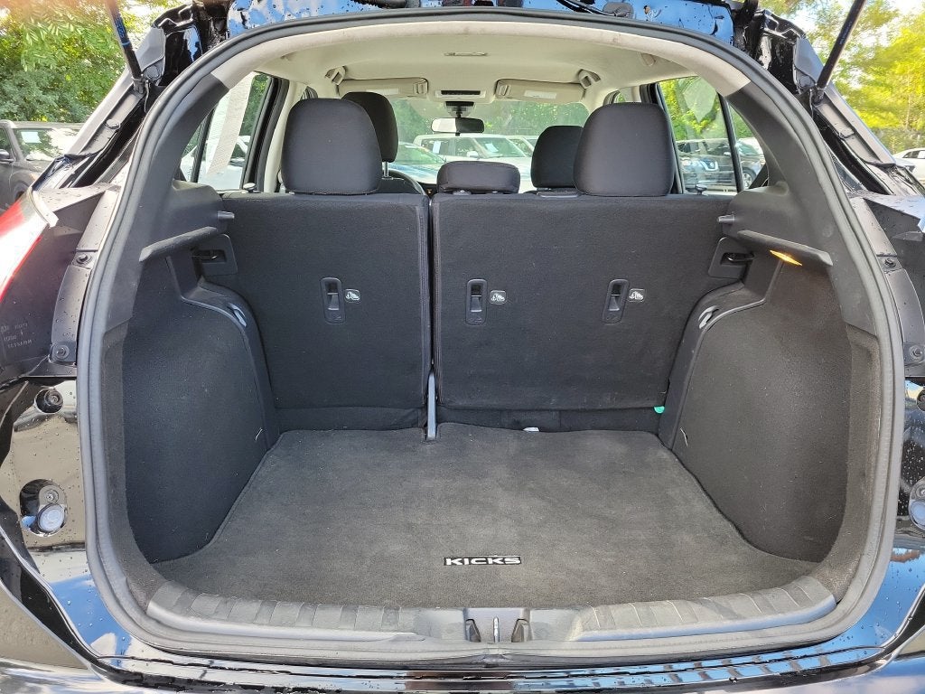 2023 Nissan Kicks SV