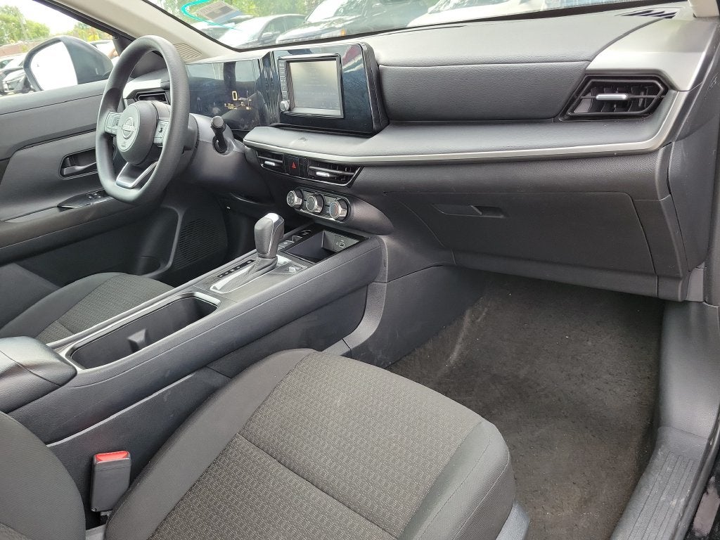 2025 Nissan Kicks S